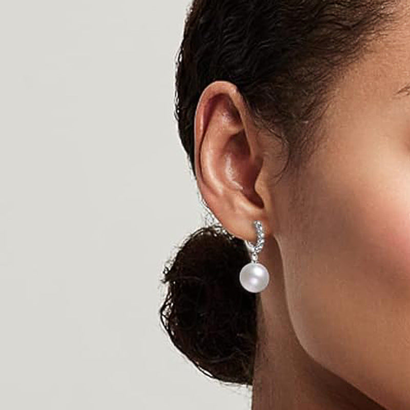 Classic Pearl Earring with Timeless Appeal