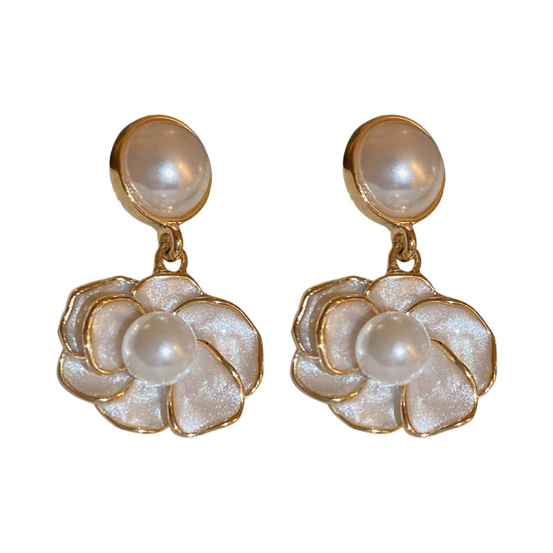Beautiful Pearl Earring with Unique Style