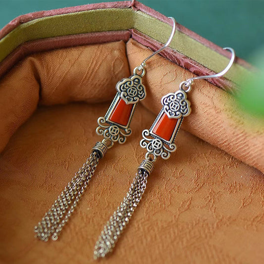 Charming Silver Earring for Any Occasion