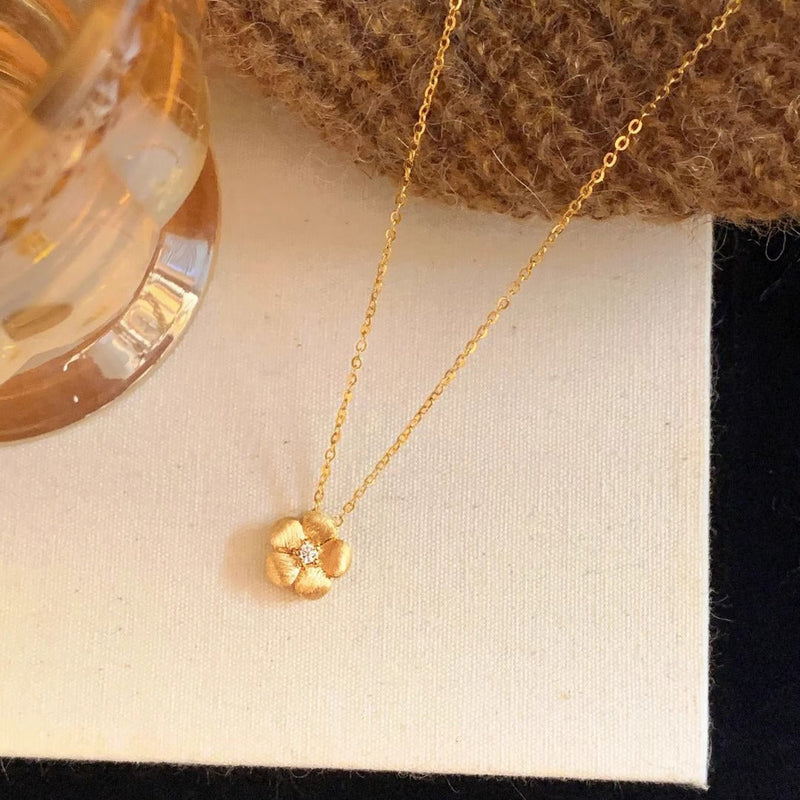 Elegant Gold Necklace for Every Occasion