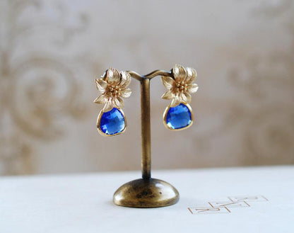Charming Gold Earring for Any Occasion