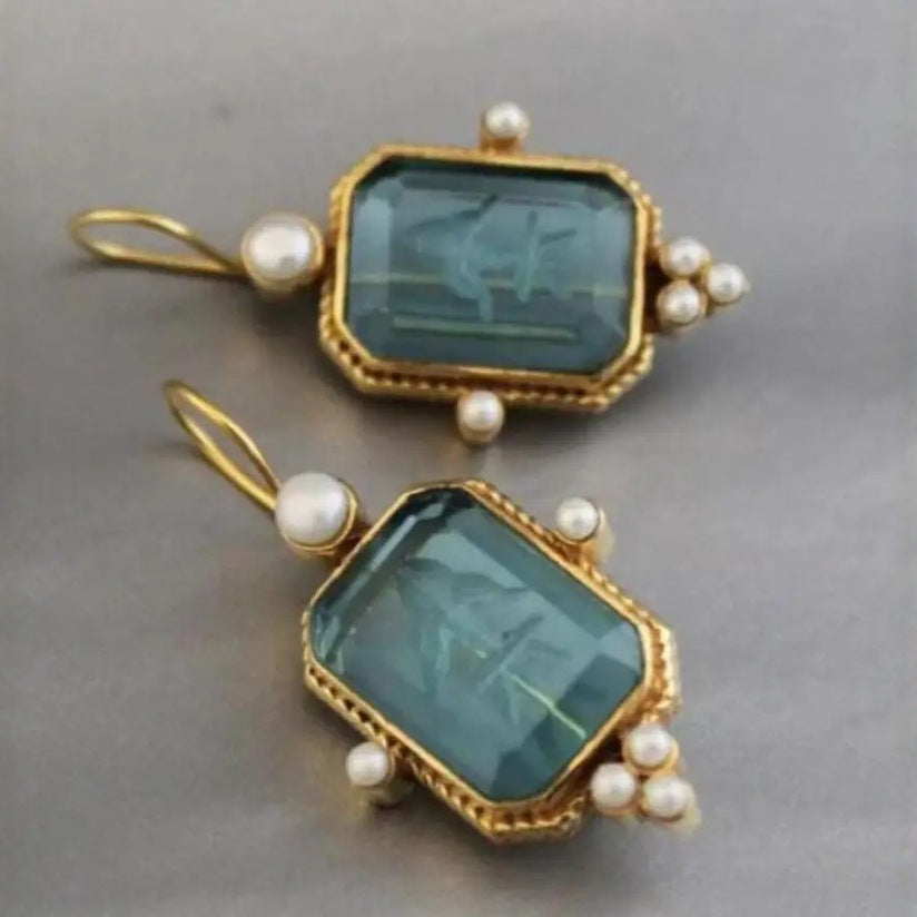 Classic Pearl Earring with Timeless Appeal