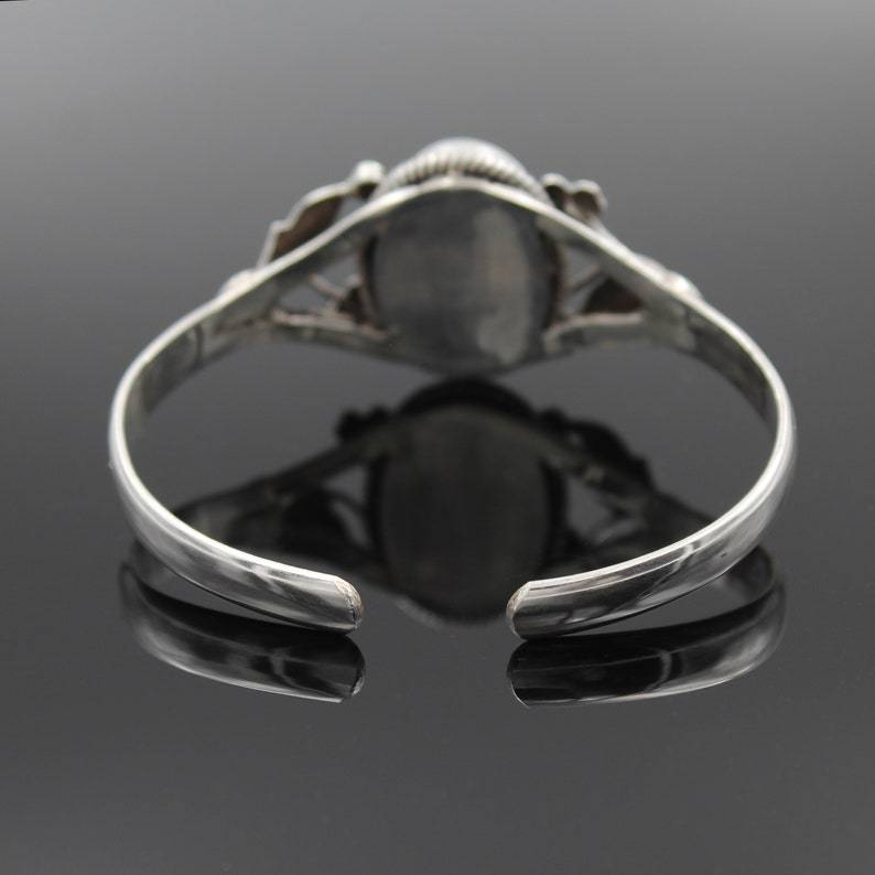 Beautiful Bracelet with Unique Style