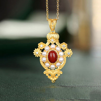 Beautiful Pearl Necklace with Unique Style