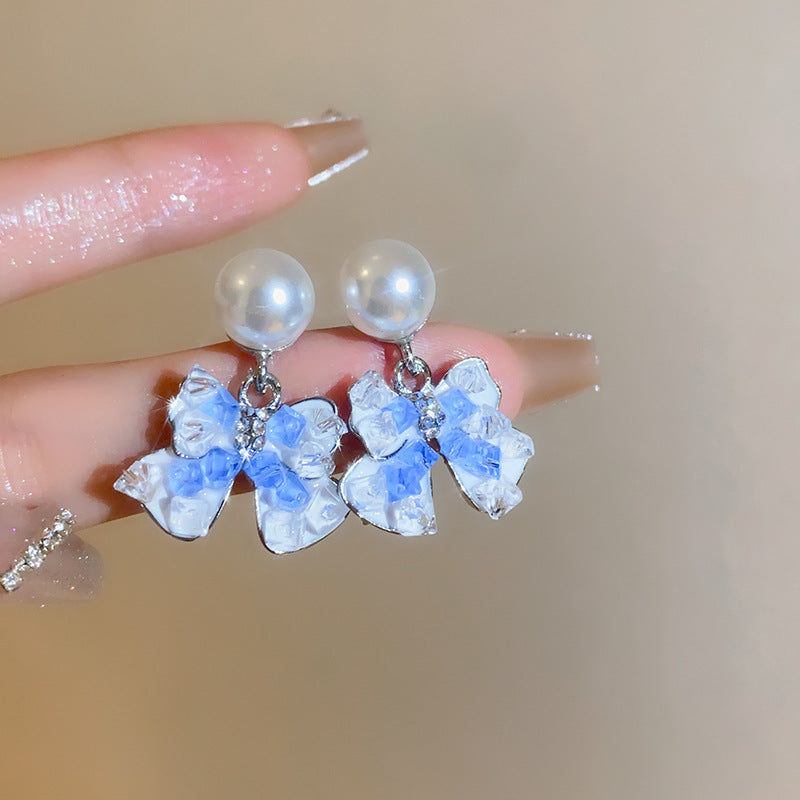 Classic Pearl Earring with Timeless Appeal