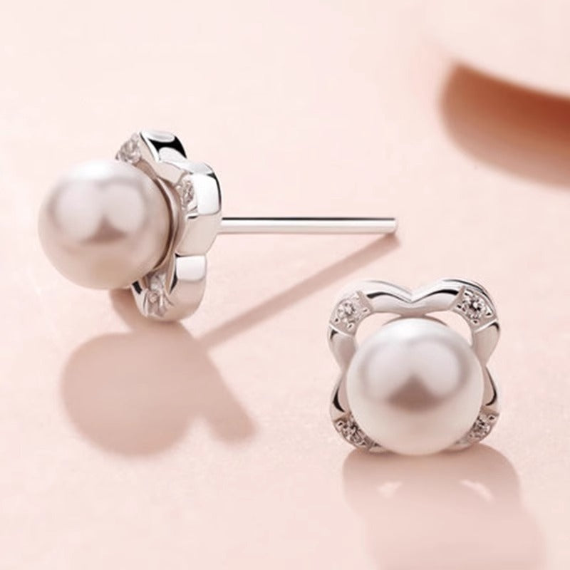 Beautiful Pearl Earring with Unique Style