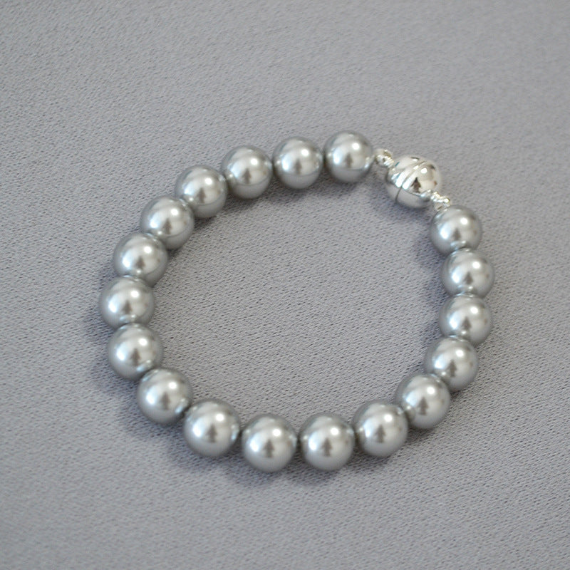 Classic Pearl Necklace with Timeless Appeal