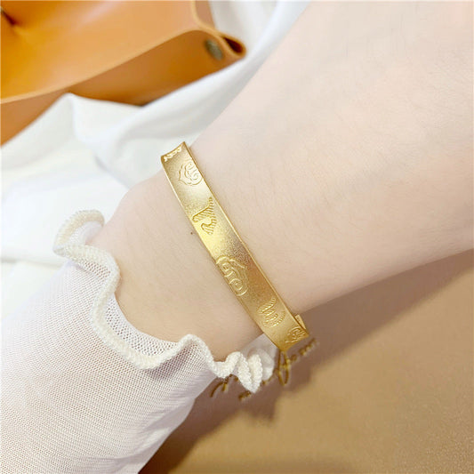 Beautiful Silver Bracelet with Unique Style