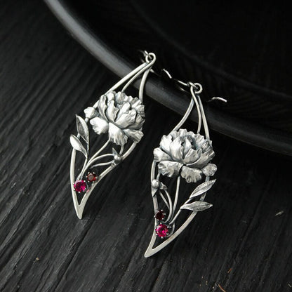 Romantic Silver Earring for Special Moments