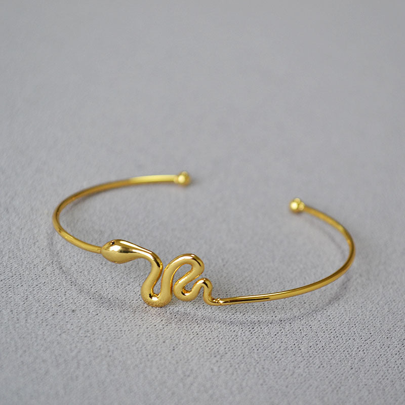 Stunning Gold Bracelet for Daily Wear