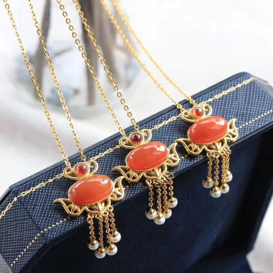 Elegant Silver Pendant for Every Occasion