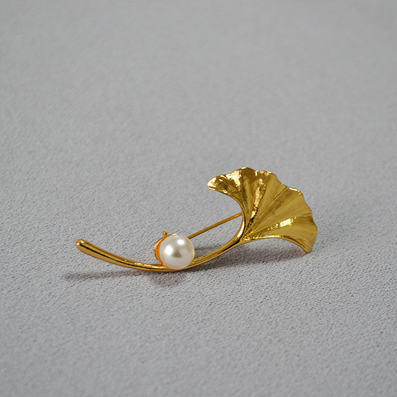 Beautiful Gold Piece with Unique Style