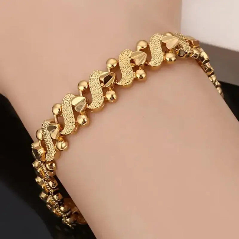 Elegant Gold Bracelet for Every Occasion