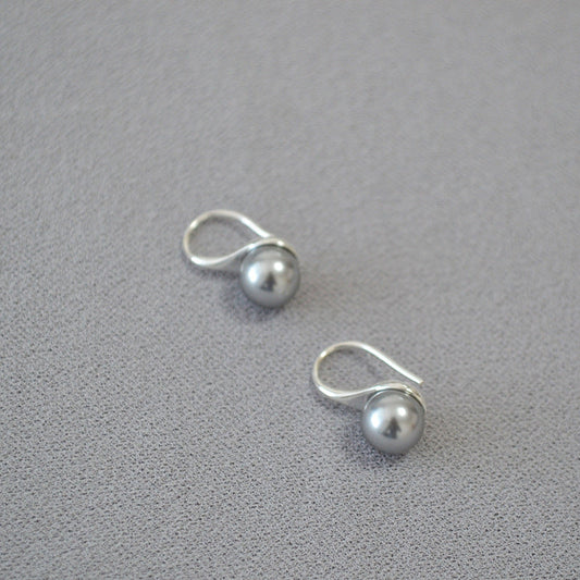 Charming Silver Earring for Any Occasion