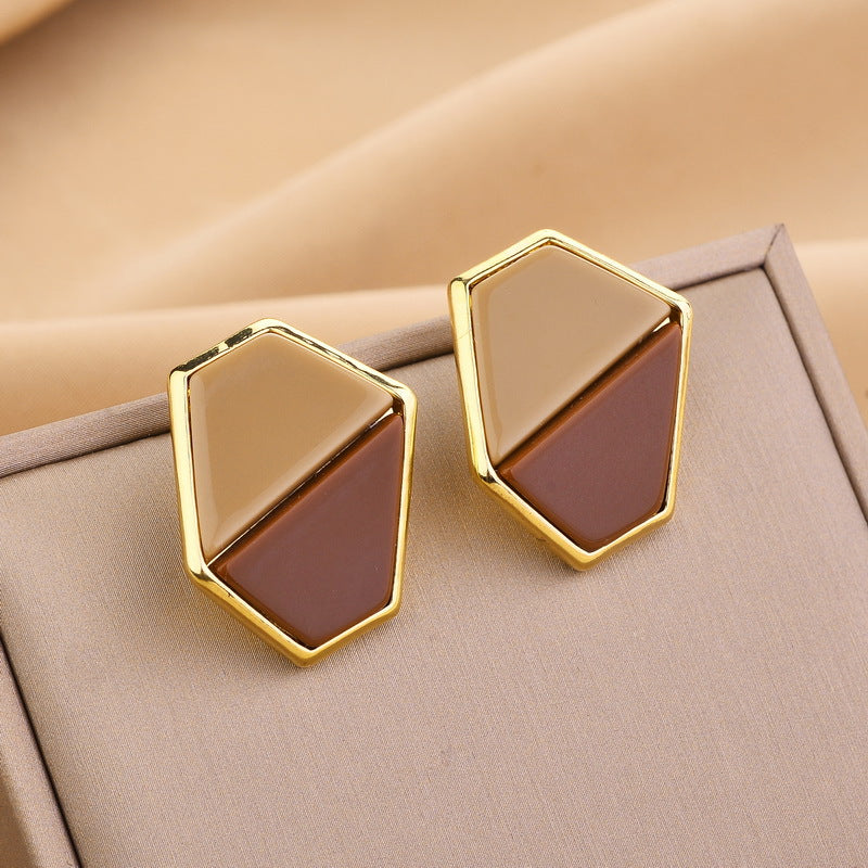 Classic Earring with Timeless Appeal