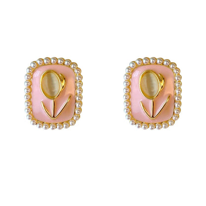 Beautiful Pearl Earring with Unique Style