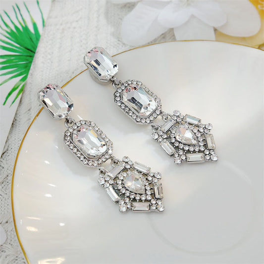Charming Earring for Any Occasion