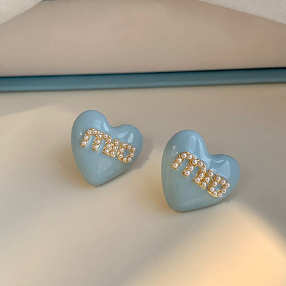 Classic Pearl Earring with Timeless Appeal