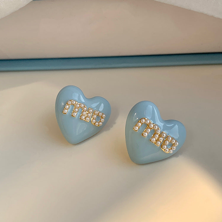Classic Pearl Earring with Timeless Appeal