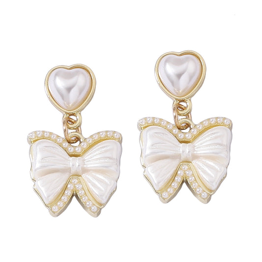 Beautiful Gold Earring with Unique Style