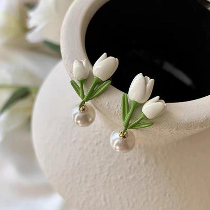 Romantic Pearl Earring for Special Moments