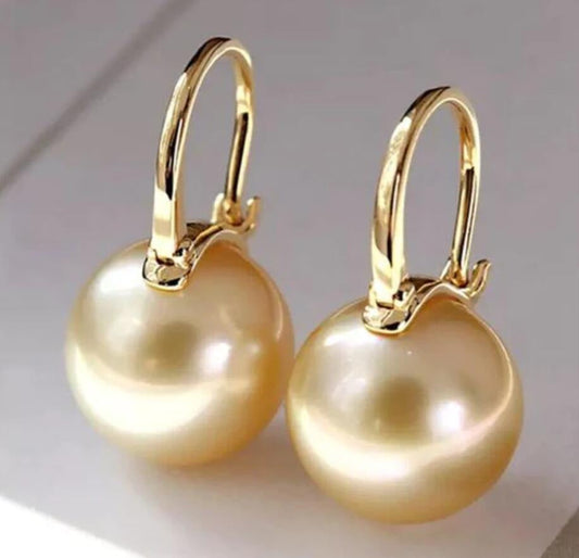 Classic Silver Earring with Timeless Appeal