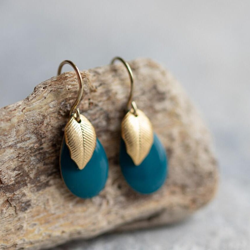 Charming Gold Earring for Any Occasion