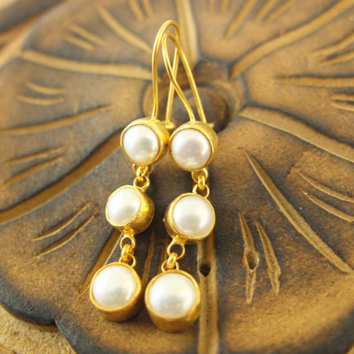 Charming Pearl Earring for Any Occasion