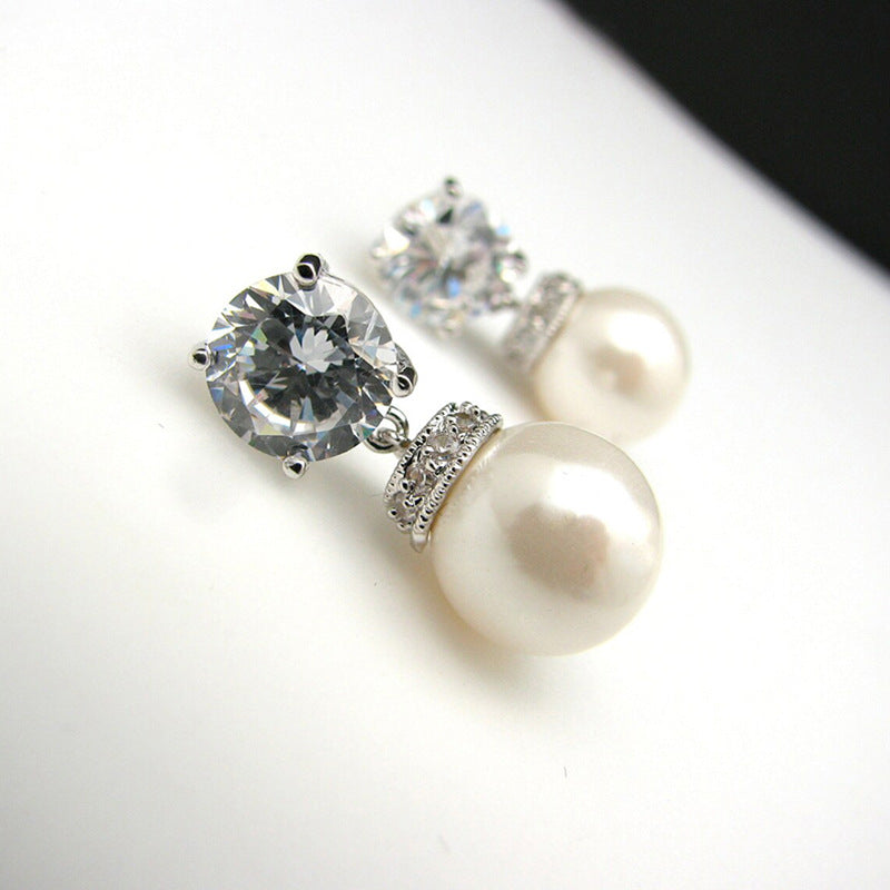 Charming Pearl Earring for Any Occasion