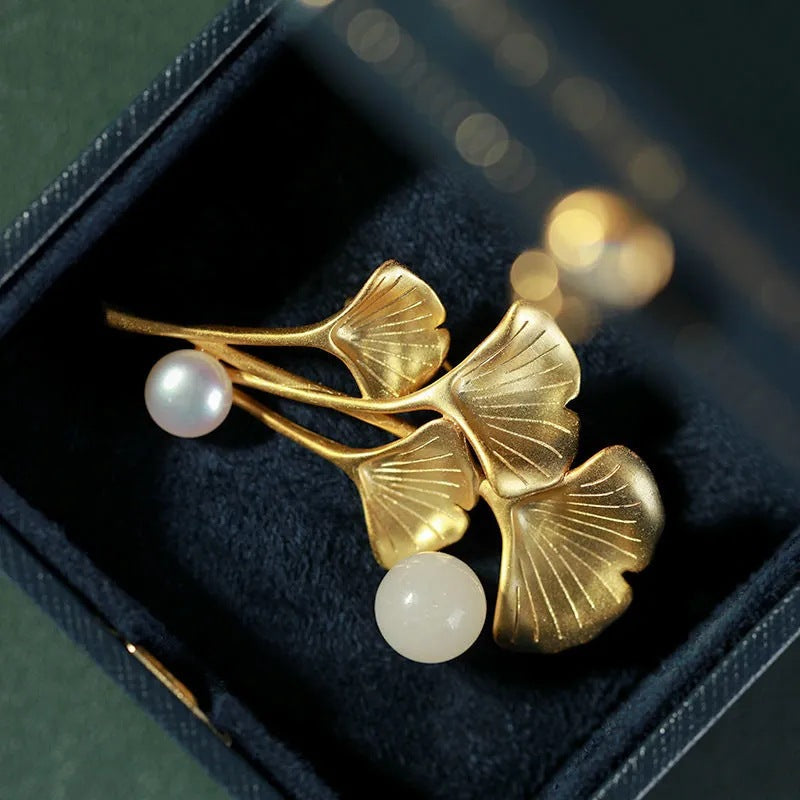 Classic Pearl Pendant with Timeless Appeal