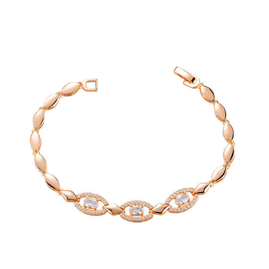 Charming Gold Bracelet for Any Occasion