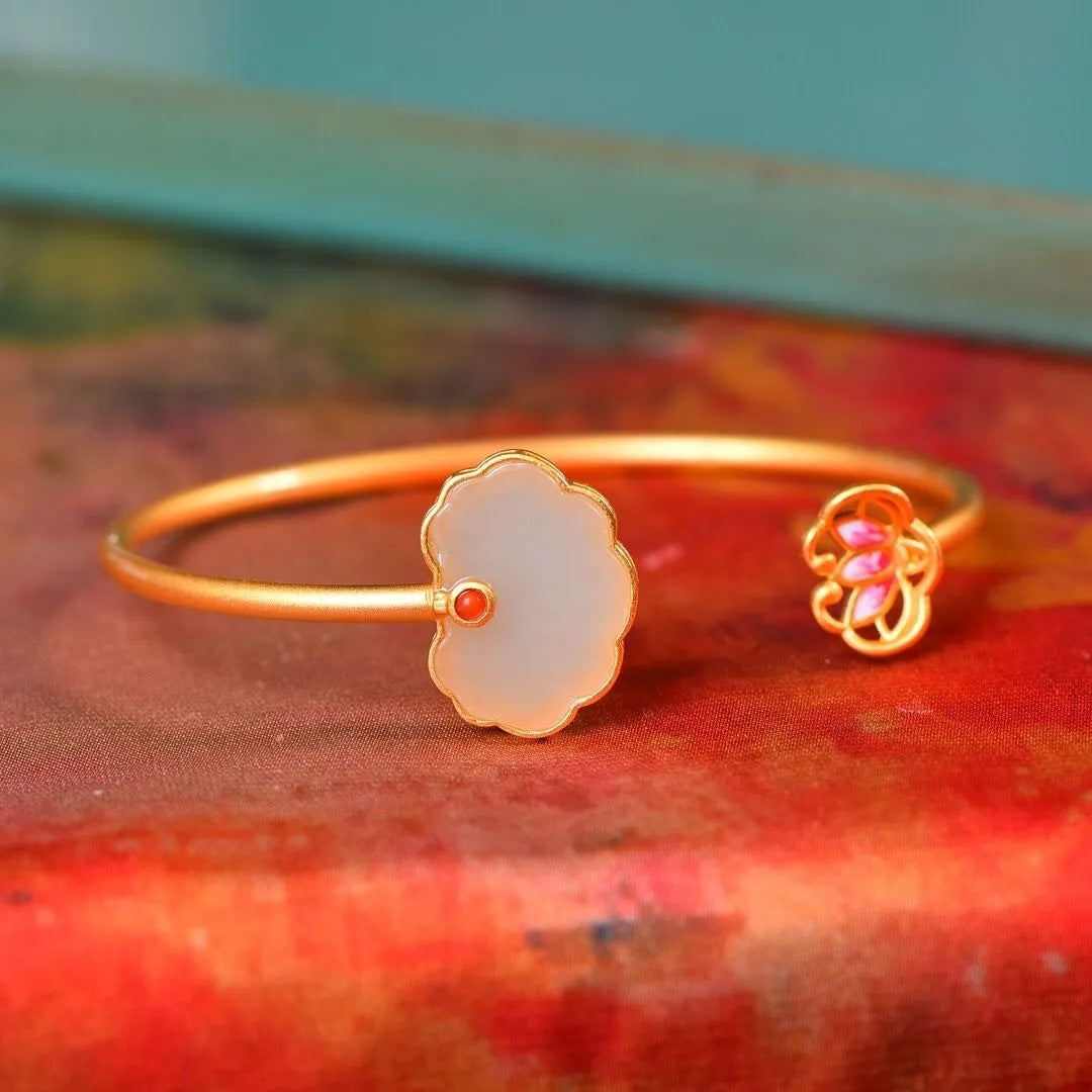 Beautiful Bracelet with Unique Style