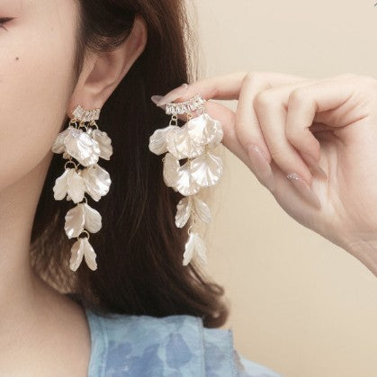 Beautiful Pearl Earring with Unique Style