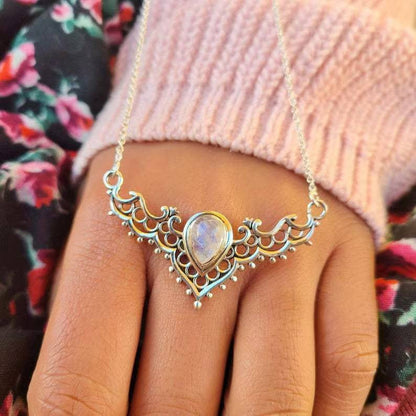 Stunning Necklace for Daily Wear