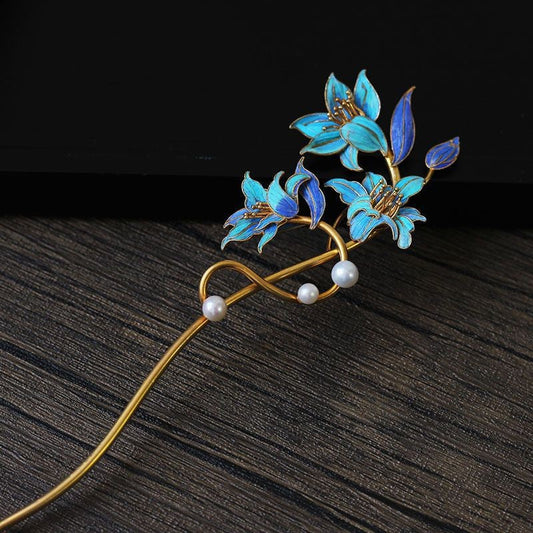 Charming Piece for Any Occasion