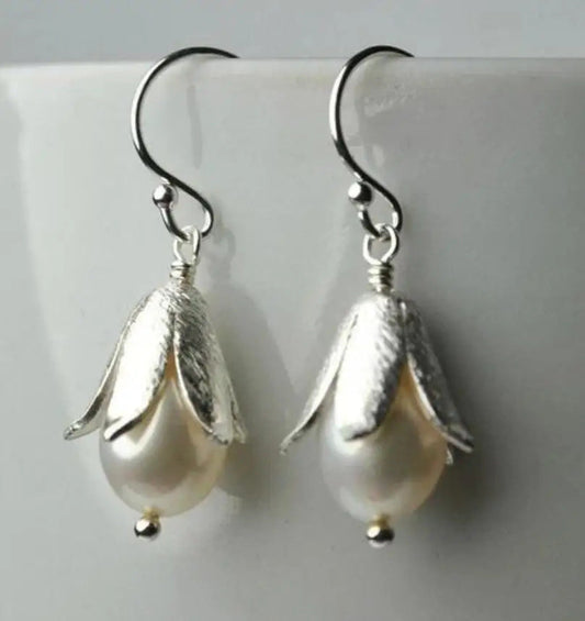 Romantic Pearl Earring for Special Moments