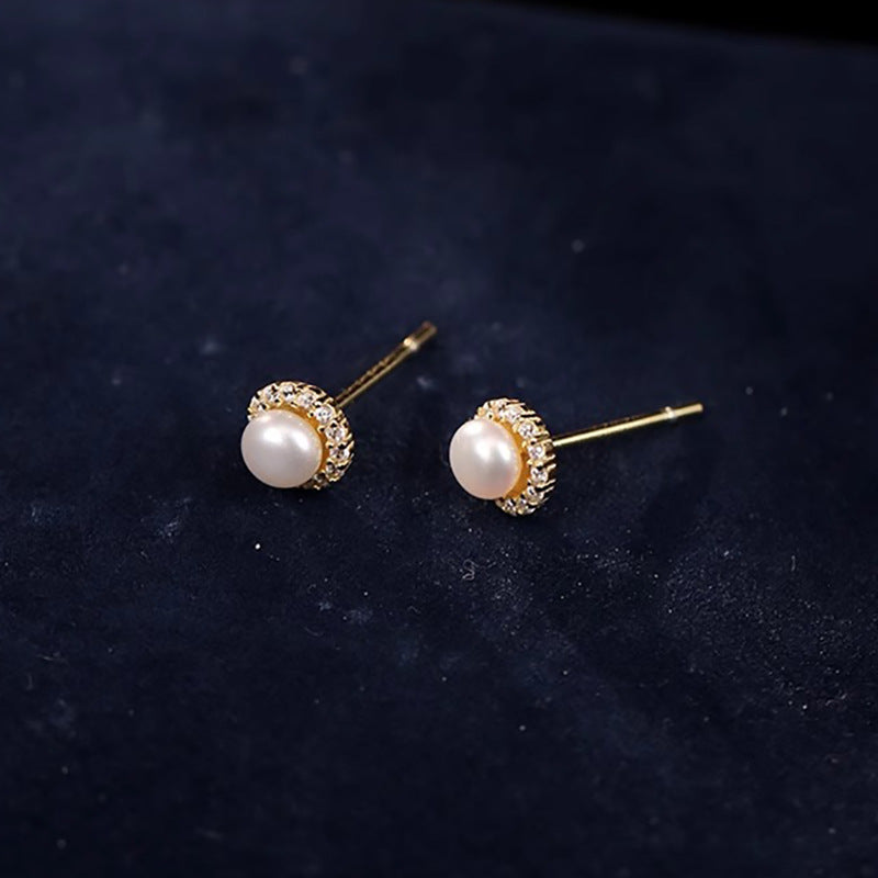 Stunning Pearl Earring for Daily Wear