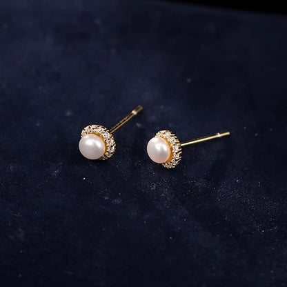 Stunning Pearl Earring for Daily Wear