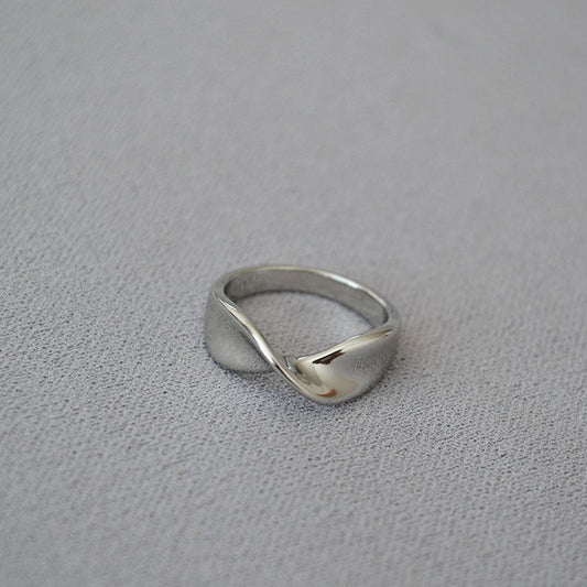 Charming Gold Ring for Any Occasion