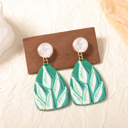 Classic Pearl Earring with Timeless Appeal