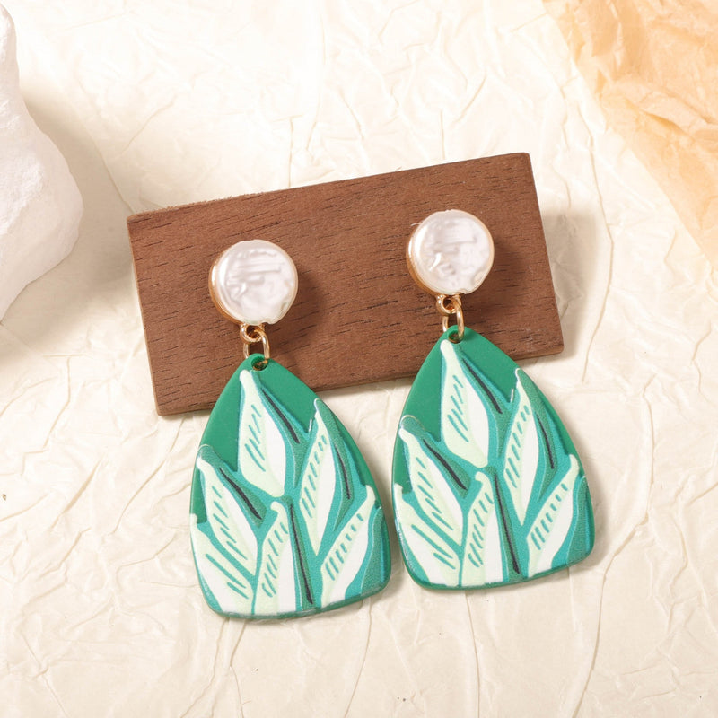 Classic Pearl Earring with Timeless Appeal
