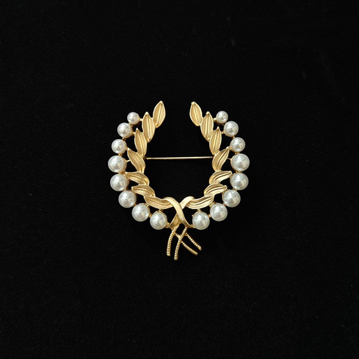 Romantic Pearl Piece for Special Moments
