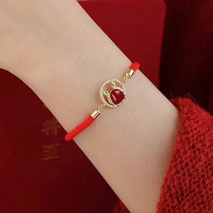 Beautiful Gold Bracelet with Unique Style