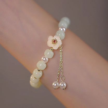 Classic Silver Bracelet with Timeless Appeal