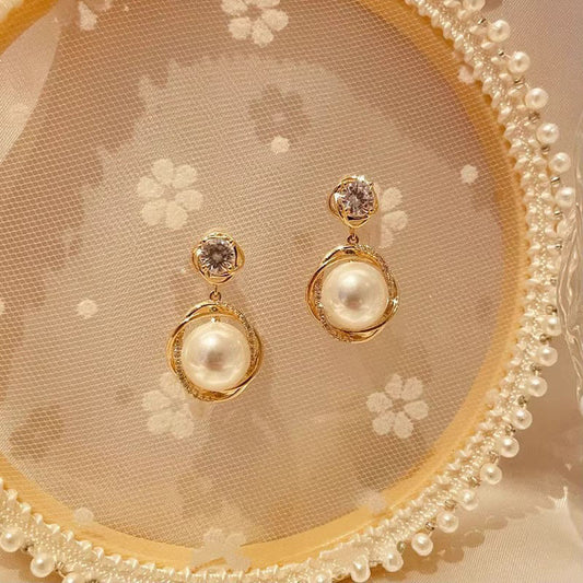 Charming Pearl Earring for Any Occasion