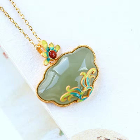 Beautiful Gold Necklace with Unique Style