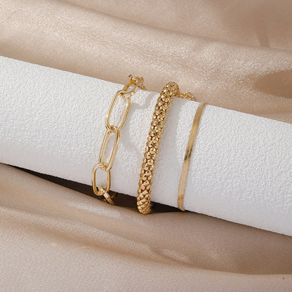 Charming Gold Bracelet for Any Occasion