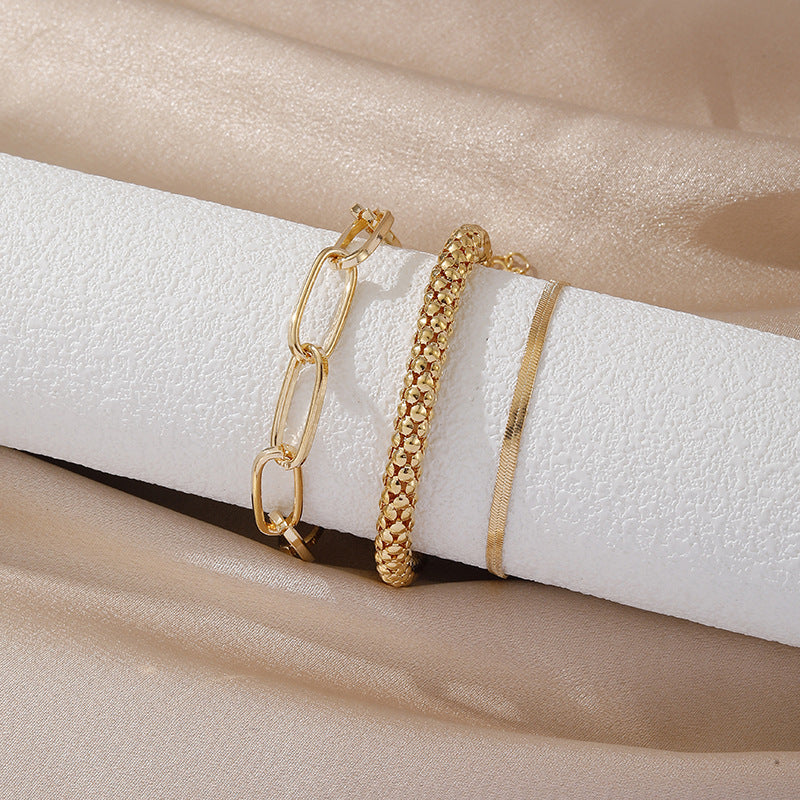 Charming Gold Bracelet for Any Occasion
