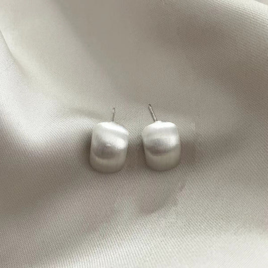Elegant Silver Earring for Every Occasion