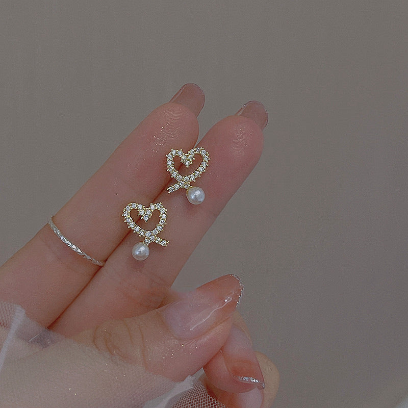 Charming Pearl Earring for Any Occasion